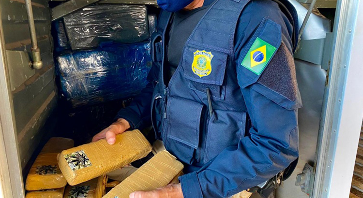 PRF apreende mais de 1 tonelada de maconha no Paraná