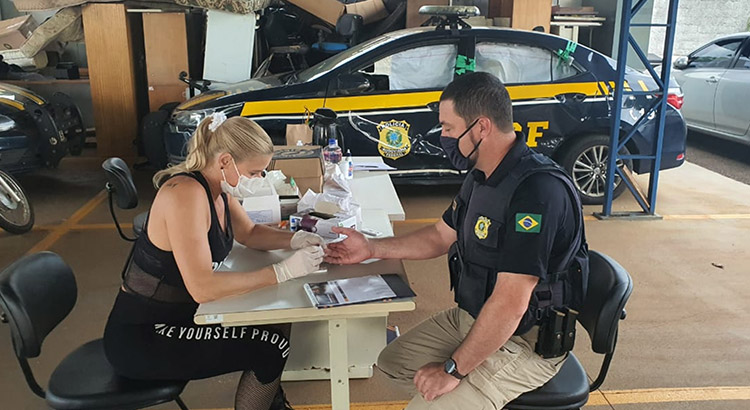 Sindicato realiza testagem de Covid-19 em todas as delegacias da PRF no Paraná