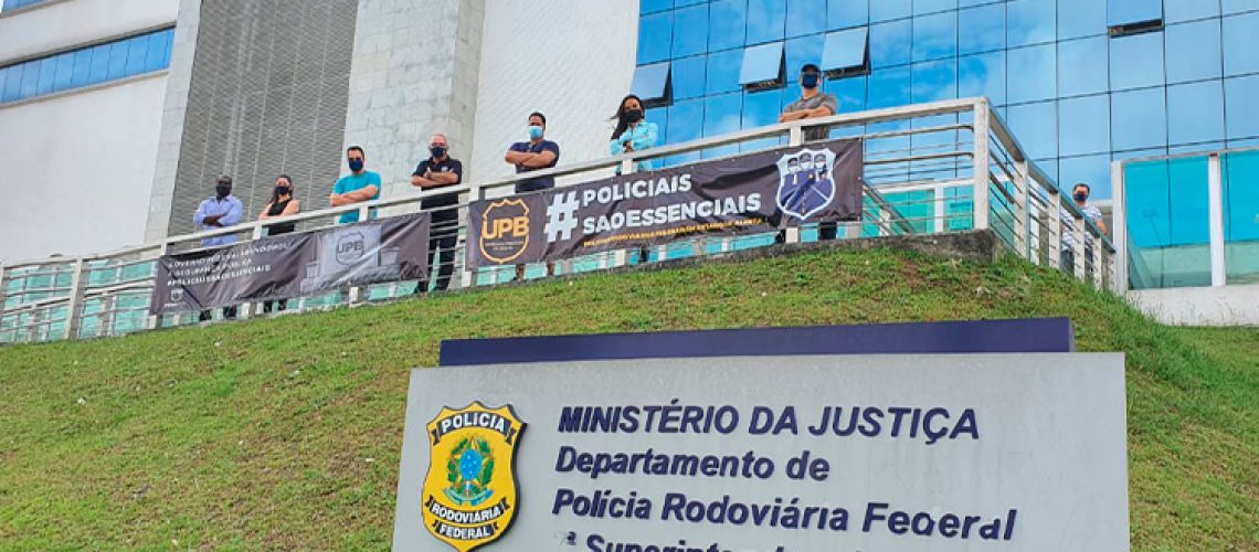 Desvalorização da carreira impulsiona manifestações em todo o país