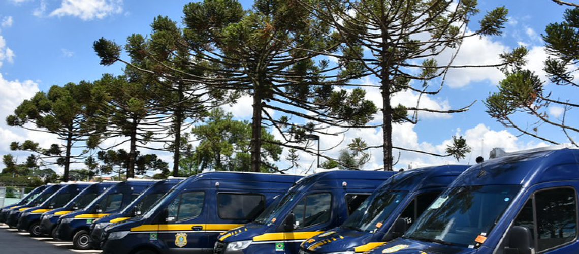 Entrega de novas viaturas técnicas pela Senad