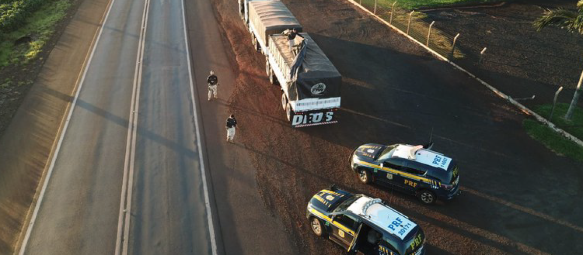 PRF apreende R$ 3 milhões em cigarros contrabandeados em Mercedes-PR
